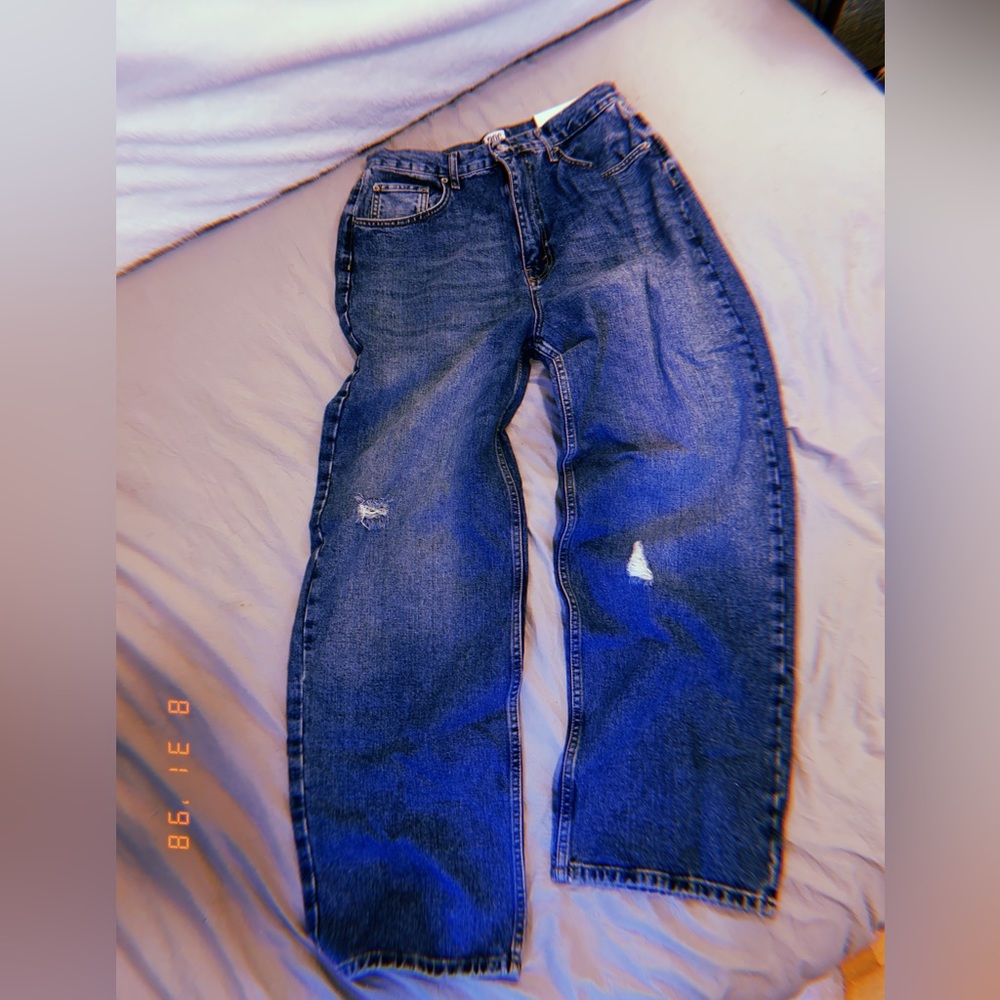 Urban Outfitters BDG Slightly Ripped High Rise Baggy Jeans - Size 32